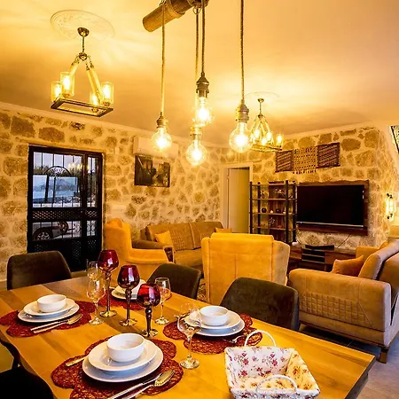 Villa Ay Isigi